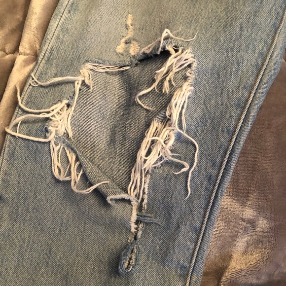 SOLD - LEVI'S Wedgie icon Raw Hem Cropped Jeans - Picture 6 of 9